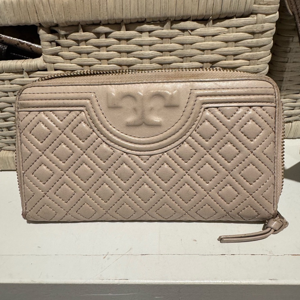 Tory Burch Beige Quilted Women's Wallet